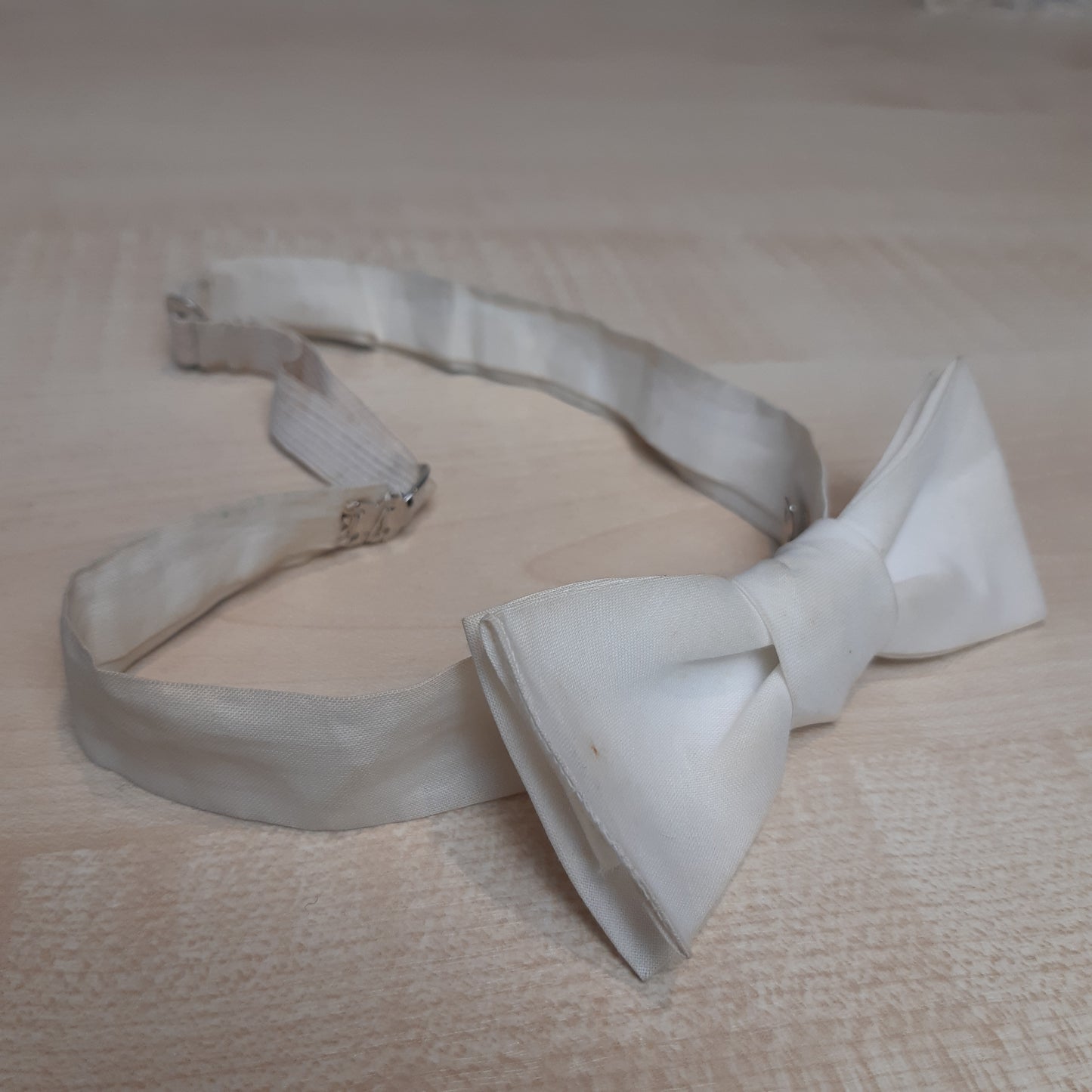 Bowtie, Edwardian White