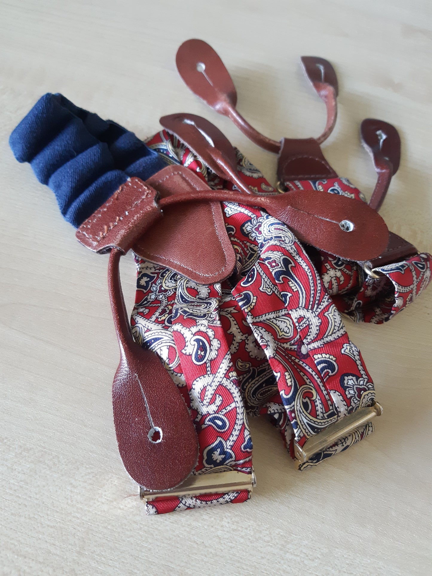 Suspenders, Paisley